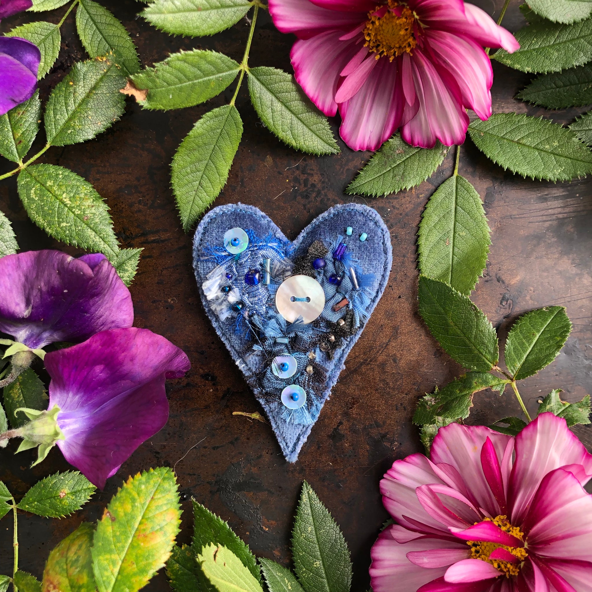 Fabric heart brooches in blues – fatpoppycat
